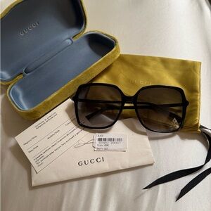 Gucci oversized sunglasses
